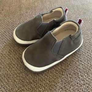 Robeez grey lenny loaf mini shoez